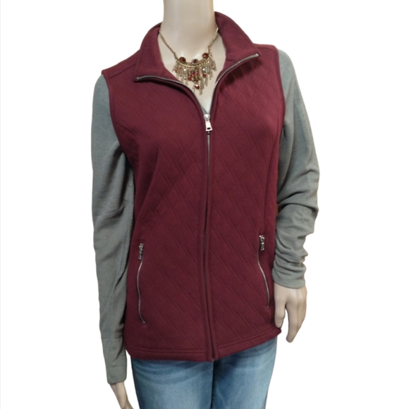 Croft & Barrow Quilted Burgundy Zip Front Vest With Zippered Pockets - Picture 5 of 8